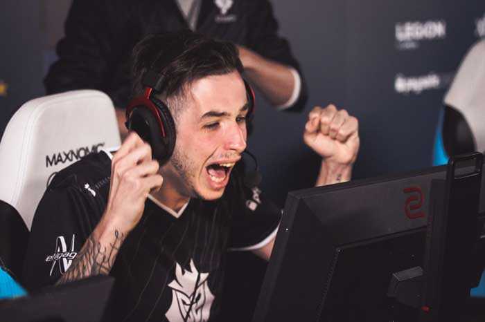 显示出她们 显示出她们